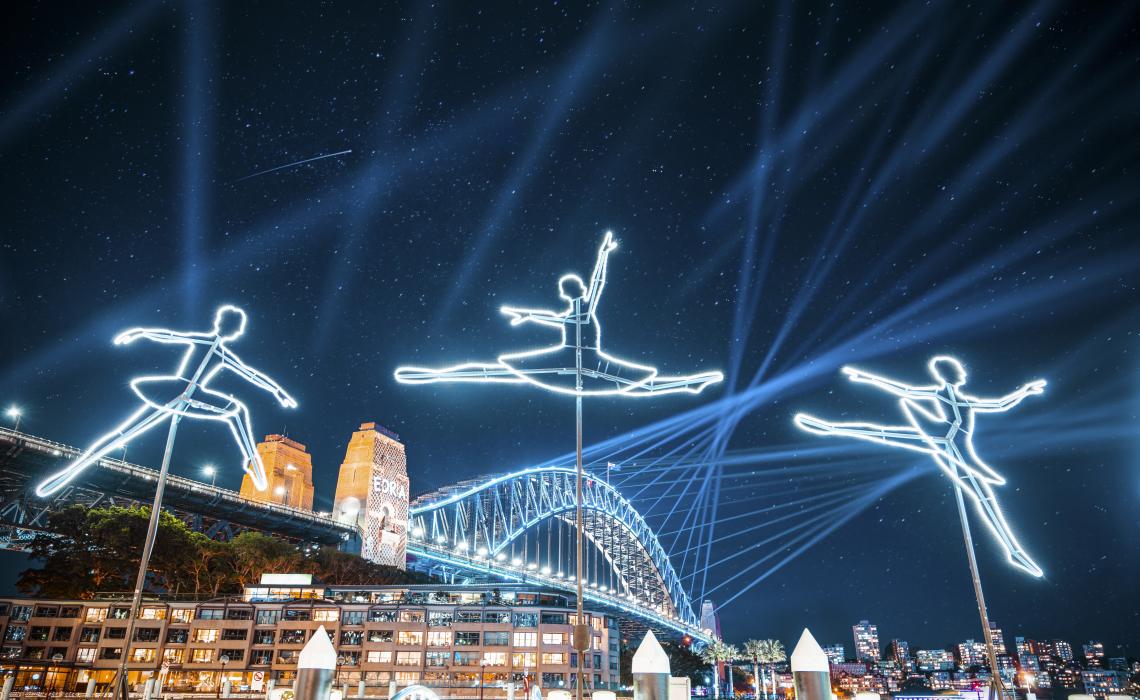 Vivid Sydney 2019 Die Ballerina-Lichtinstallation beleuchtet Campbells Cove in The Rocks Bezirk während Vivid Sydney2019